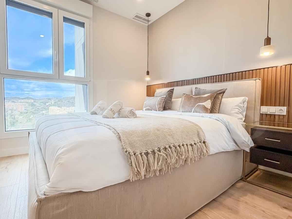 Apartamento With Stunning Views And Parking By Rems