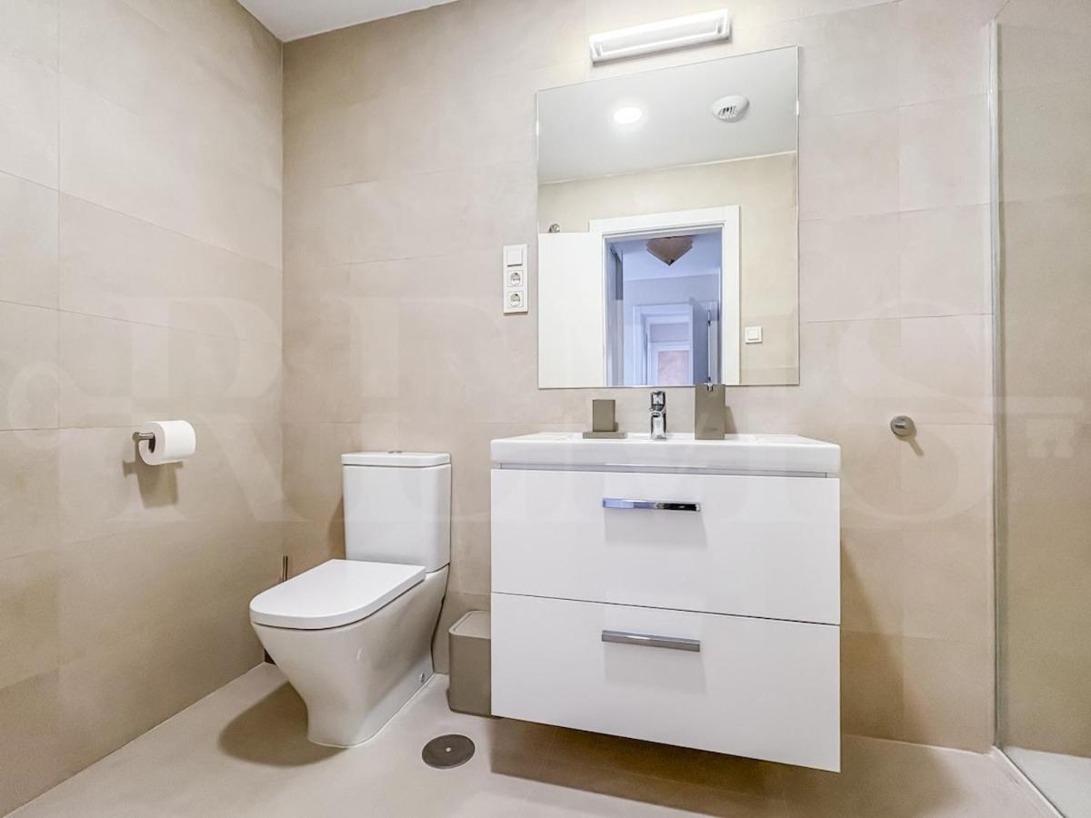 With Stunning Views And Parking By Rems Apartamento *
