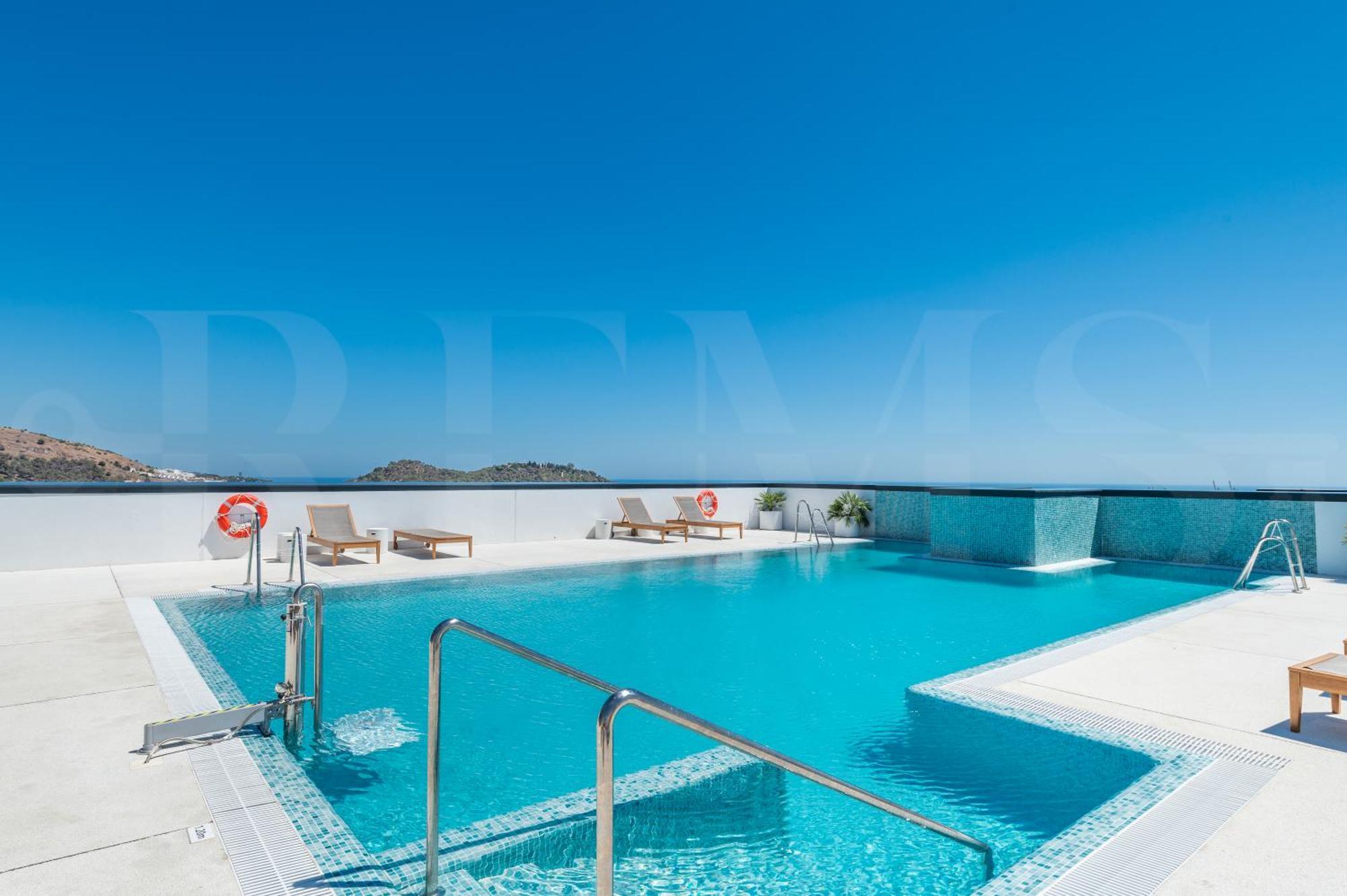With Stunning Views And Parking By Rems *